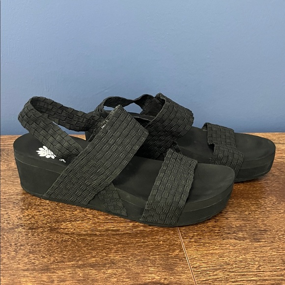 Yellow Box Sandals - Picture 2 of 5